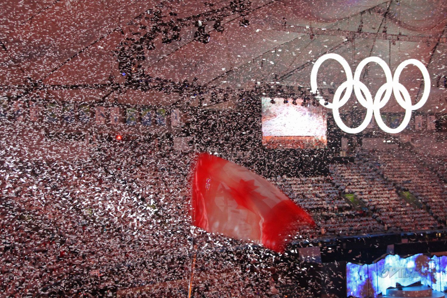 Ои 2010. Закрытие зимних Олимпийских игр. Олимпийские кольца.