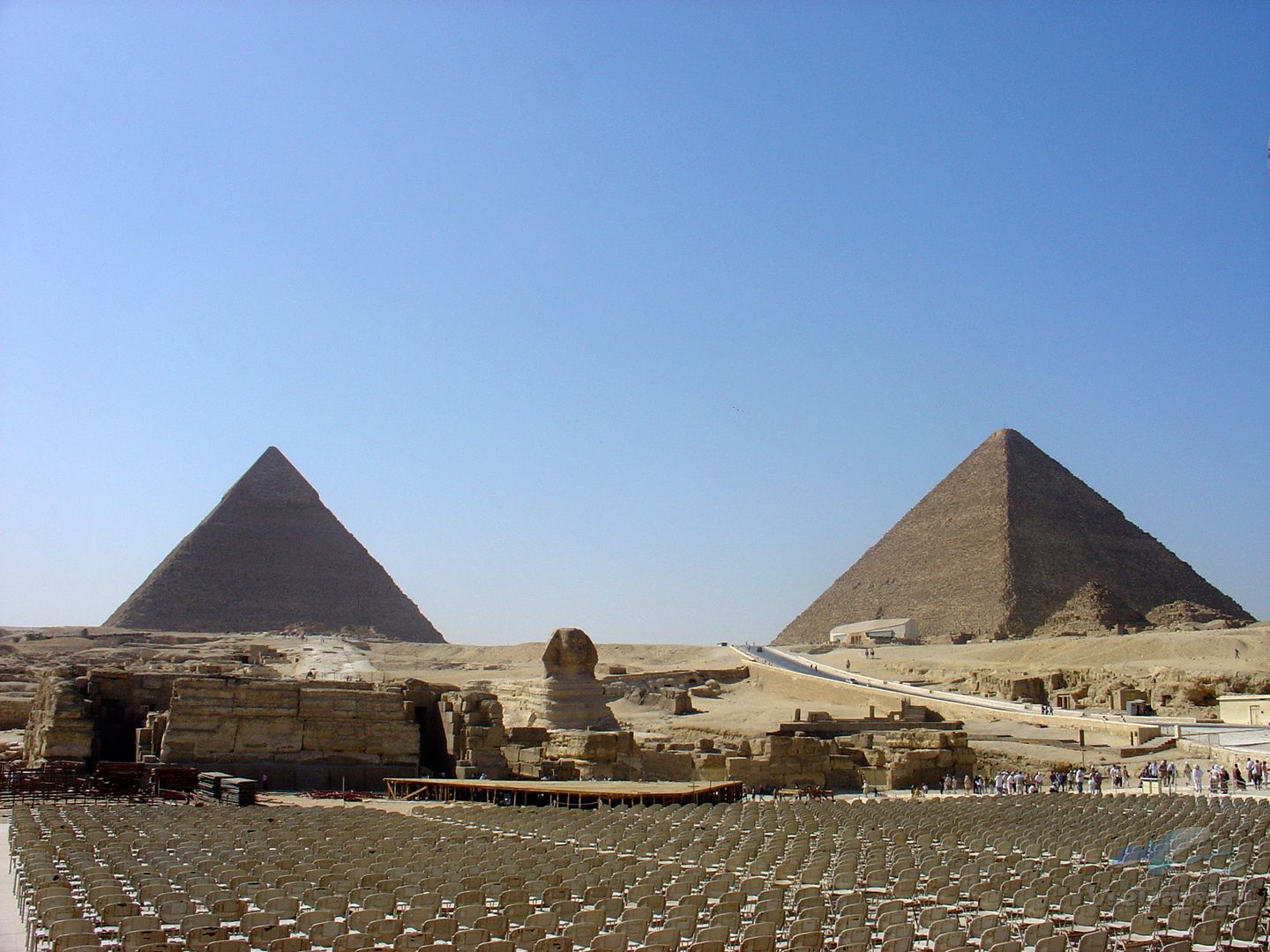 Часть большого каира 4 буквы. Каир пирамиды. Каир Египет. Вид на пирамиды из Каира. Каир пирамиды фото.