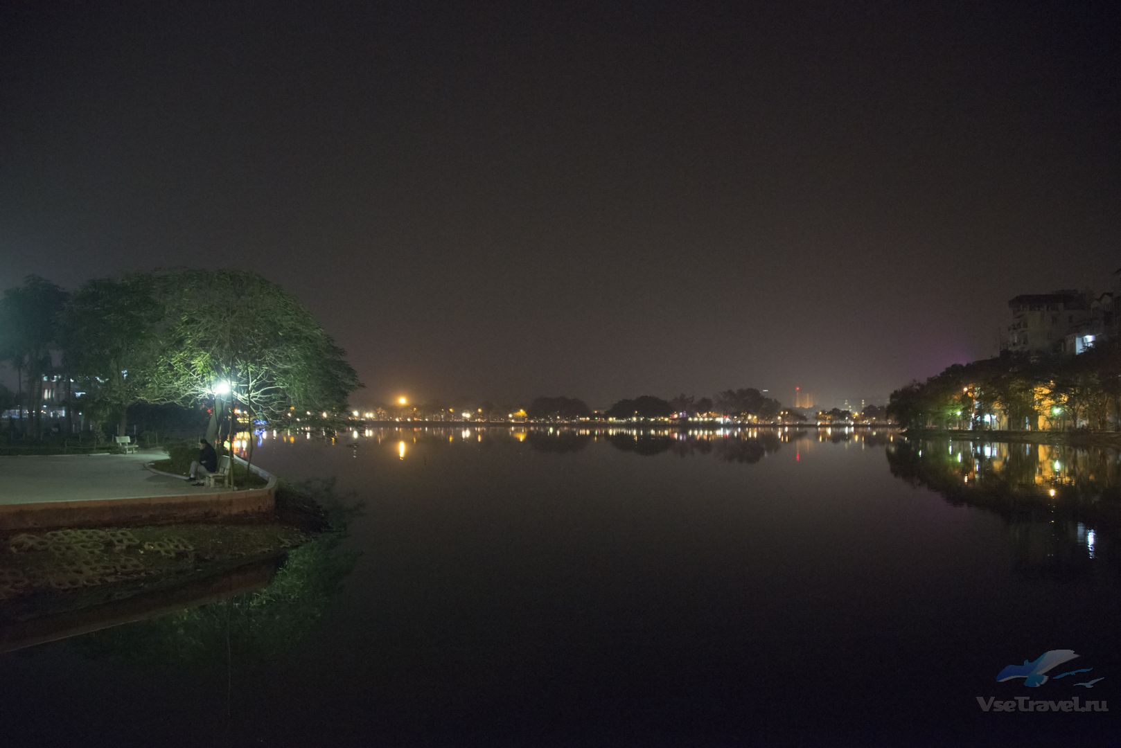 Хана ночи. Ночной Ханой. Вьетнам город. Ханой ночью. Вьетнам столица вечер.
