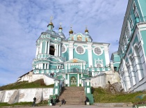Церковь на соборной площади Смоленска