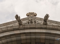 У православного храма